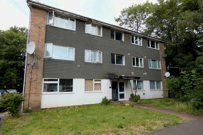 2 Bedroom Flat To Rent In Roman Close, Feltham, TW14