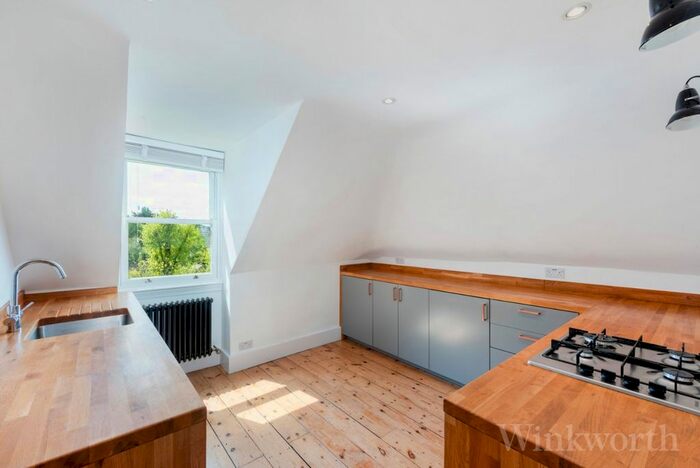 2 Bedroom Flat To Rent In Engleheart Road, London, SE6