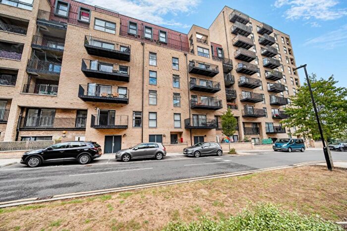1 Bedroom Apartment For Sale In Brumwell Avenue, London, SE18