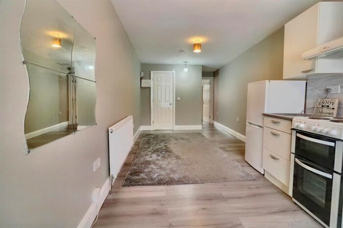 1 Bedroom Flat To Rent In Whitchurch Avenue, Canons Park, Edgware, HA8