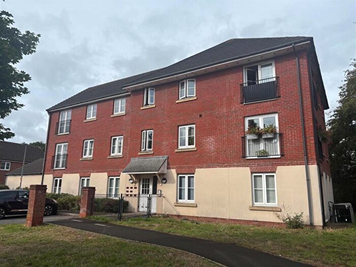 2 Bedroom Flat For Sale In Barley Leaze, Chippenham, SN14