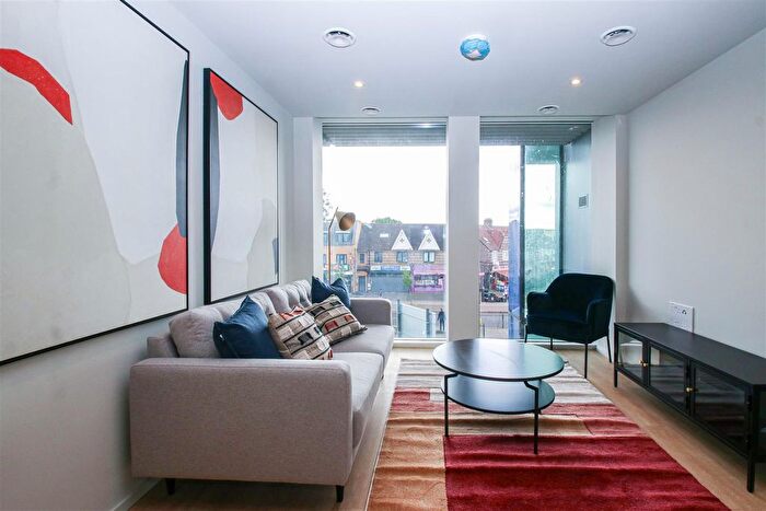 1 Bedroom Flat To Rent In Bath Road, Hounslow, TW5