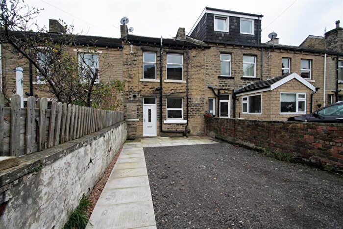 2 Bedroom Terraced House To Rent In Oak Street, Elland, HX5