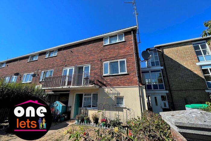 2 Bedroom Maisonette To Rent In Nottingham Way, Great Yarmouth, Norfolk, NR30