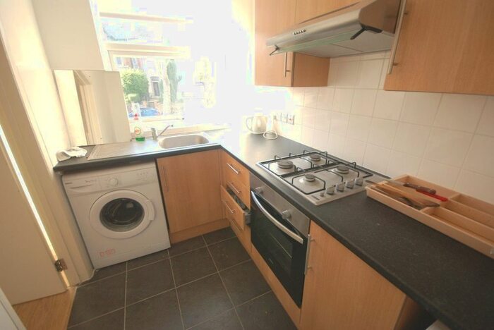 Studio To Rent In Mount View Road, London, N4