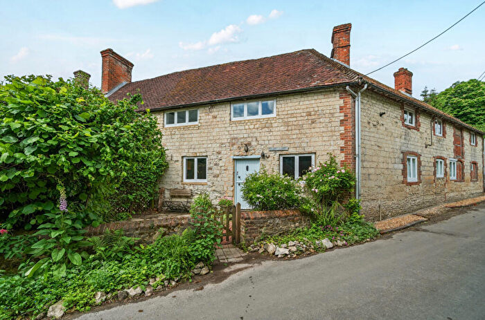 2 Bedroom Terraced House For Sale In Gracious Street, Selborne, Alton, Hampshire, GU34