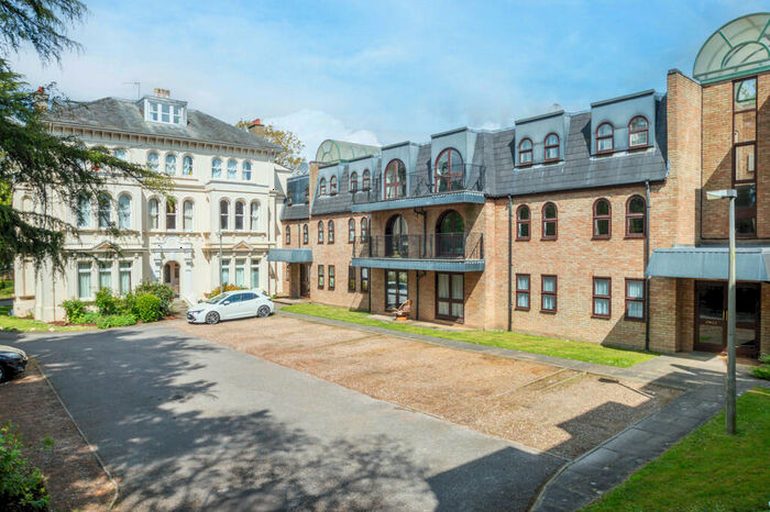 2 Bedroom Apartment For Sale In Newmarket, Suffolk, CB8