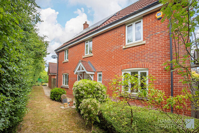 4 Bedroom Detached House For Sale In Round House Way, Cringleford, NR4