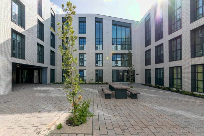 2 Bedroom Flat To Rent In Turing Way, Cambridge, CB3