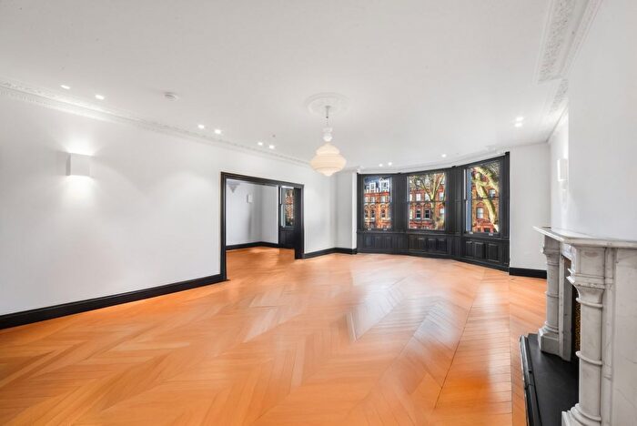 4 Bedroom Flat To Rent In Wetherby Gardens, London, SW5