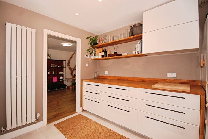 2 Bedroom Bungalow For Sale In Woodloes Avenue South, Woodloes Park, Warwick, Warwickshire, CV34
