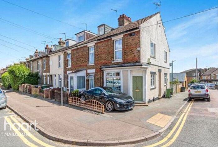 2 Bedroom Maisonette To Rent In Tonbridge Road, Maidstone, ME16
