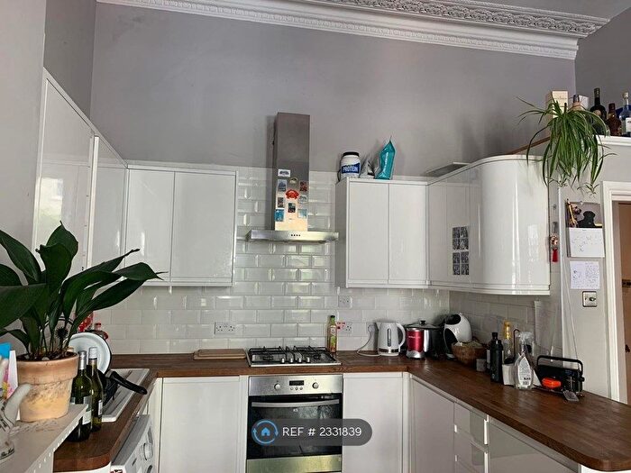 2 Bedroom Flat To Rent In Brunswick Place, Hove, BN3