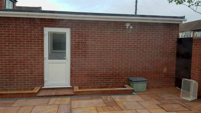 1 Bedroom Studio Flat To Rent In Marlborough Drive, Ilford, IG5