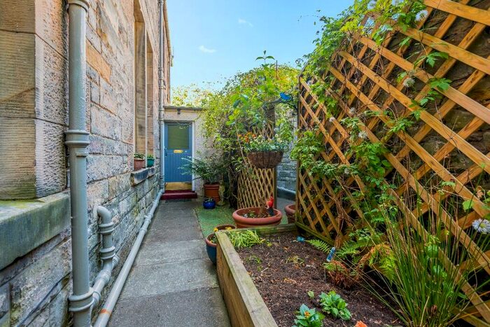 1 Bedroom Flat To Rent In Ravelston Park, Ravelston, Edinburgh, EH4