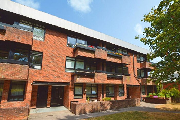 2 Bedroom Flat To Rent In Carlisle Avenue, City Centre, St Albans, AL3