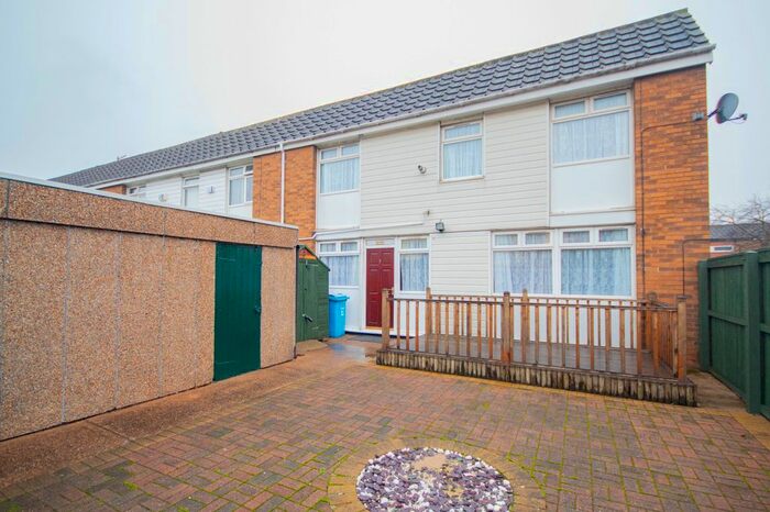 3 Bedroom End Of Terrace House To Rent In Quantock Close, Hull HU3