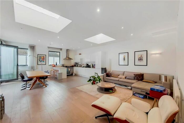 2 Bedroom Property To Rent In Balfour Lofts, County Street, London, SE1