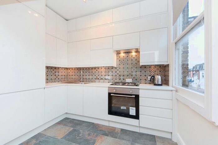 2 Bedroom Flat To Rent In Kingston Road, London, SW19
