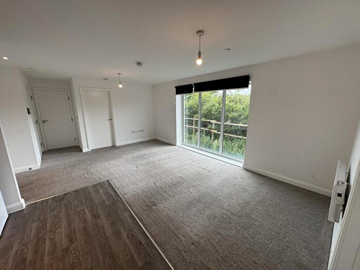 2 Bedroom Apartment To Rent In White Rose Apartments, LU1