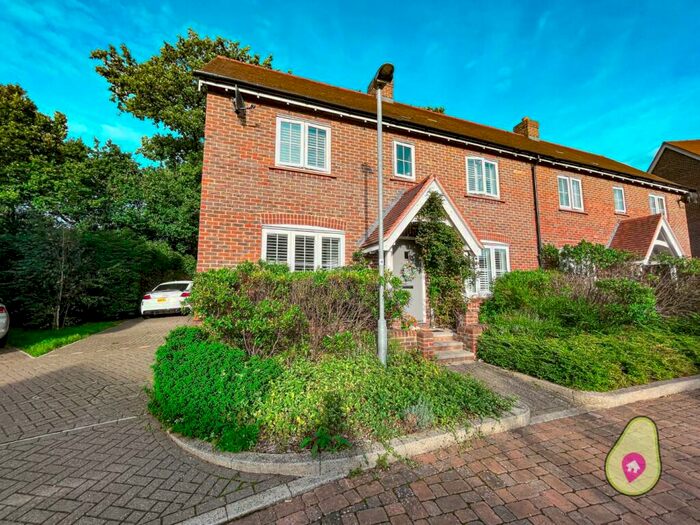 3 Bedroom Semi-Detached House To Rent In Morshead Drive, Binfield, Bracknell, Berkshire, RG42
