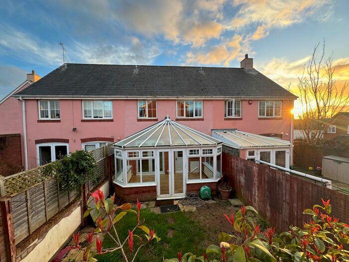 3 Bedroom Terraced House For Sale In Baileys Gate, Cotford St. Luke, Taunton, TA4