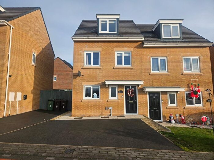 3 Bedroom Detached House For Sale In Needle Close, Wakefield, WF2
