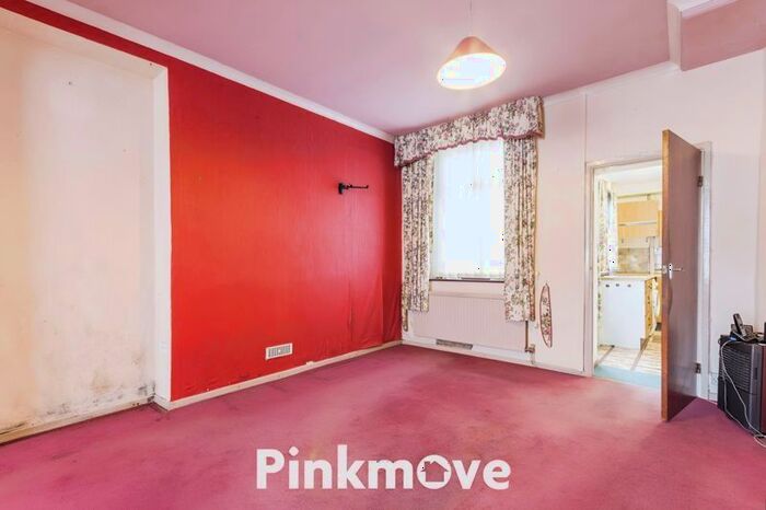 3 Bedroom Terraced House For Sale In Greenfield Avenue, Newbridge, Newport, NP11