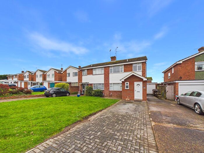 3 Bedroom Semi Detached House For Sale In Fowler Close, Earley, Reading, RG6