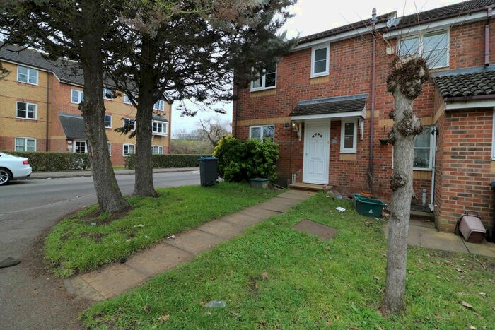 3 Bedroom Semi-Detached House To Rent In Donald Woods Gardens, Surbiton, KT5