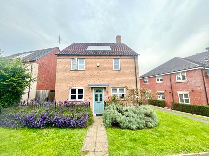 3 Bedroom Detached House To Rent In Prestbury Road, Northampton, NN5