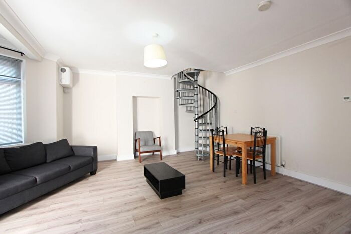 1 Bedroom Flat To Rent In Northfield Road, London, N16