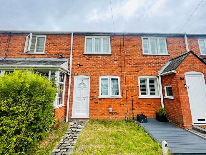 2 Bedroom Cottage To Rent In College Lane, Hatfield, AL10
