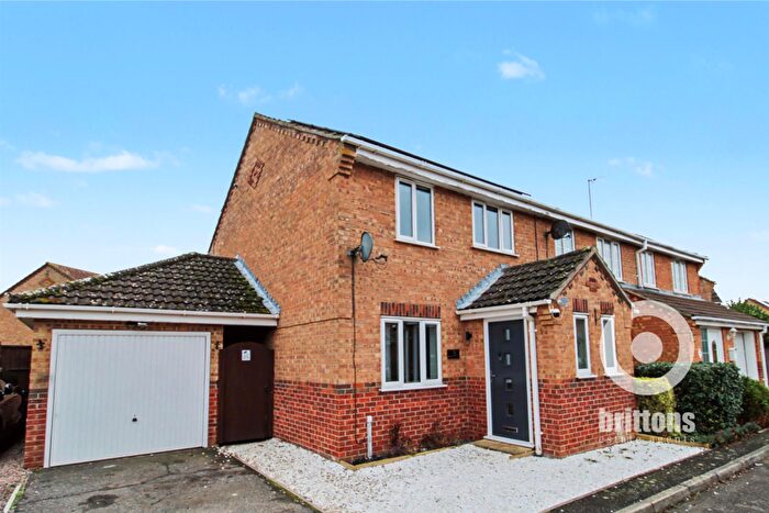 3 Bedroom Semi-Detached House For Sale In Punsfer Way, Tilney St. Lawrence, King's Lynn, PE34