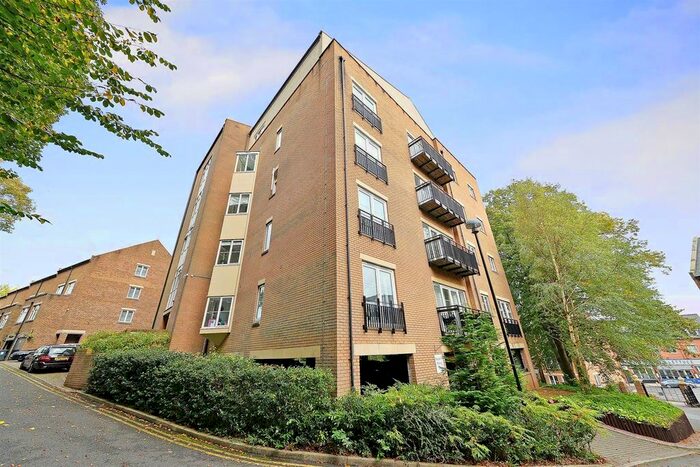 3 Bedroom Flat To Rent In Caversham Place, Sutton Coldfield B73