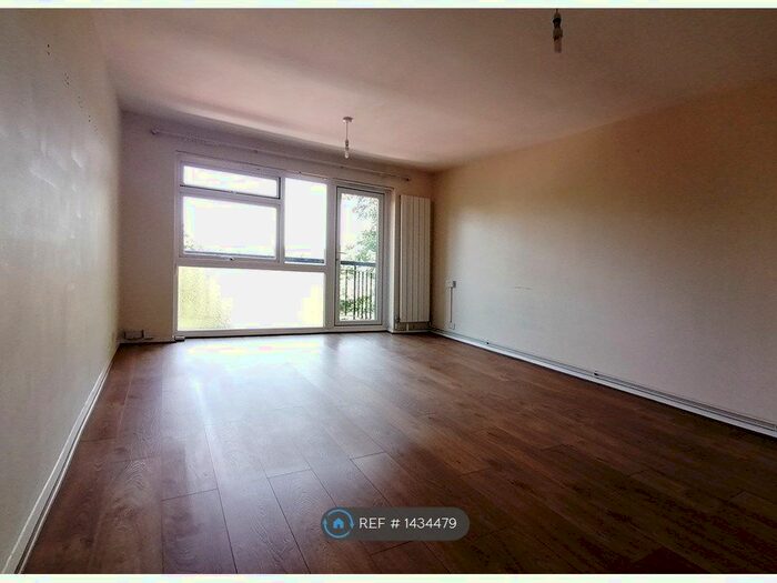 1 Bedroom Flat To Rent In High Gables, Bromley, BR2