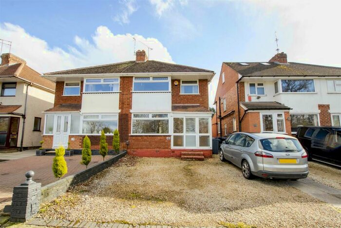 3 Bedroom House To Rent In Whitehill Lane, Birmingham, B29