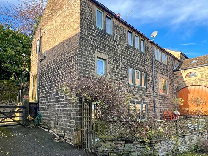 3 Bedroom Cottage For Sale In Maingate, Hepworth, Holmfirth, HD9