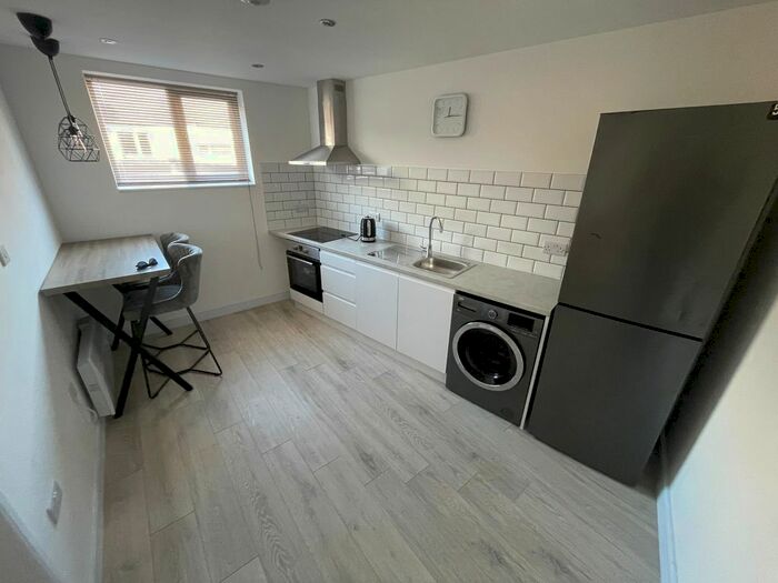 1 Bedroom Flat To Rent In Stonefield Walk, Bilston, WV14