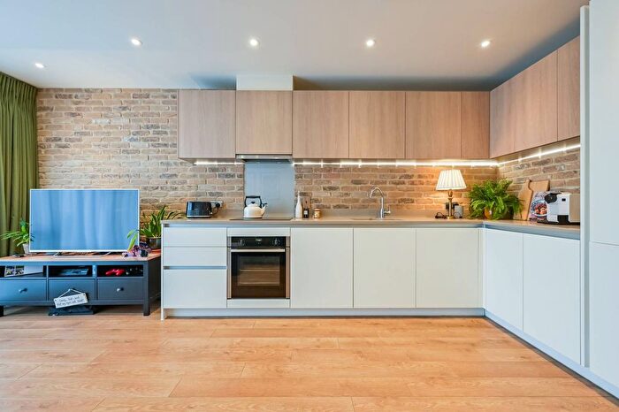 1 Bedroom Flat For Sale In Bramble Path, Tower Hamlets, London, E3