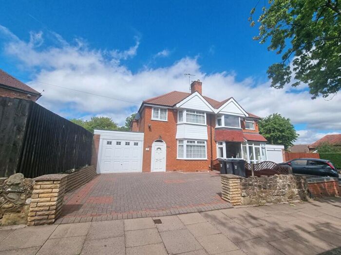 3 Bedroom Semi-Detached House For Sale In Green Acres Road, Kings Norton, B38