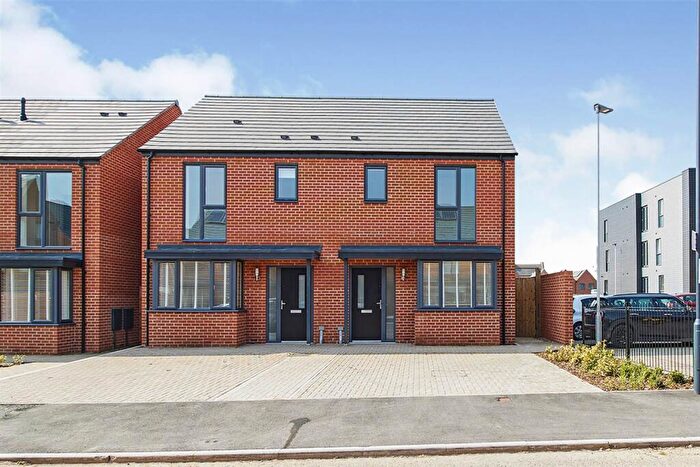 3 Bedroom Semi-Detached House To Rent In Bedroom Semi Detached House In Spey Drive, Derby, DE22