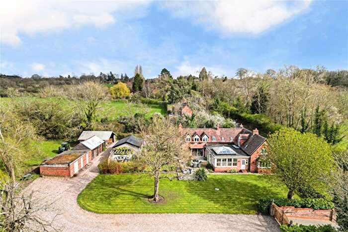 6 Bedroom Equestrian Property For Sale In Henley Road, Claverdon, Warwick, Warwickshire, CV35