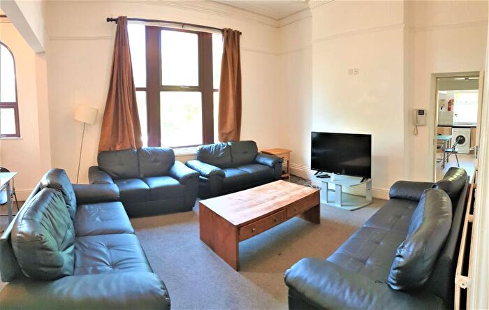 9 Bedroom Semi-Detached House To Rent In B Parsonage Road, Manchester, M20