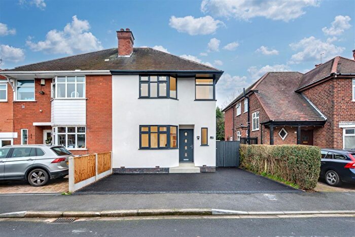 3 Bedroom Semi Detached House For Sale In Vernon Avenue, Wilford, NG11