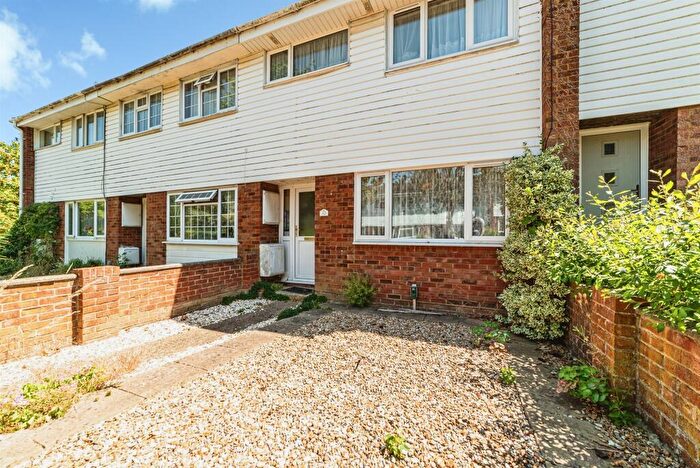 3 Bedroom Terraced House For Sale In Bourne Court, Basingstoke, RG21