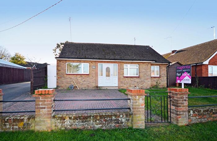 2 Bedroom Detached Bungalow For Sale In Oundle Road, Thrapston, NN14