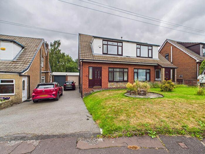 3 Bedroom Semi Detached House For Sale In Cherrington Drive, Castleton, Rochdale, OL11
