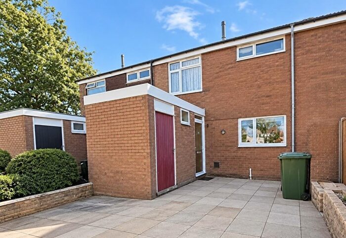 3 Bedroom Terraced House To Rent In Mole Court, Epsom, KT19