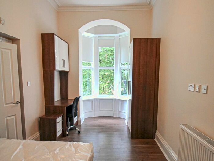 2 Bedroom Flat To Rent In Clarendon Road, Leeds, LS2